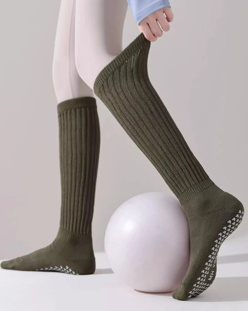 厚手で滑り止め付きの膝丈ソックス 3146